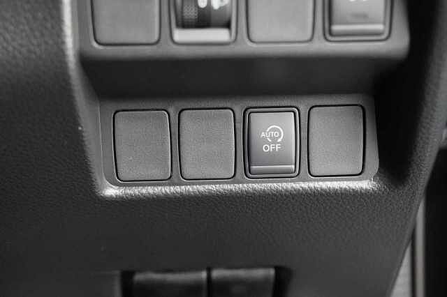 Nissan Qashqai 1.3 DIG-T 140 Acenta Premium with Sat Nav and Rear Camera