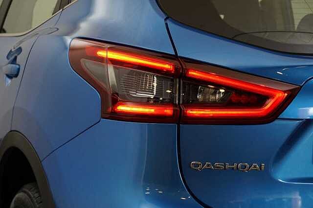 Nissan Qashqai 1.3 DIG-T 140 Acenta Premium with Sat Nav and Rear Camera