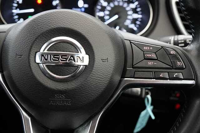 Nissan Qashqai 1.3 DIG-T 140 Acenta Premium with Sat Nav and Rear Camera
