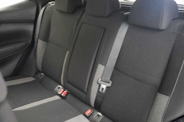Nissan Qashqai 1.3 DIG-T 140 Acenta Premium with Sat Nav and Rear Camera