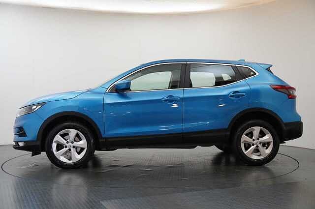 Nissan Qashqai 1.3 DIG-T 140 Acenta Premium with Sat Nav and Rear Camera