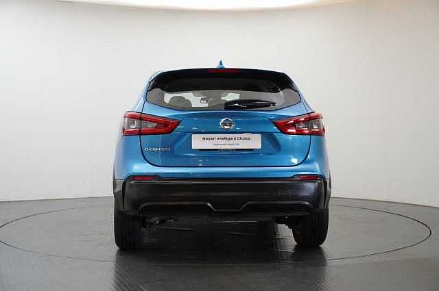 Nissan Qashqai 1.3 DIG-T 140 Acenta Premium with Sat Nav and Rear Camera